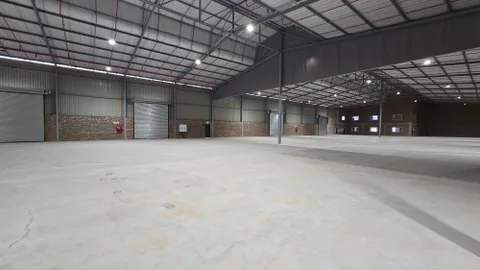Malibongwe Industrial Park in Lanseria has a 7000m² Warehouse Available To Let (7)